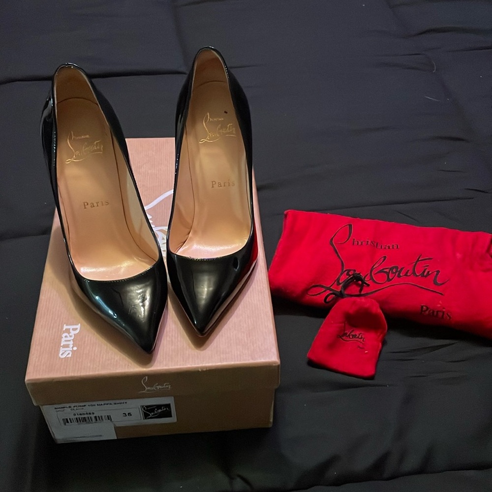 Christian Louboutin simple Pump